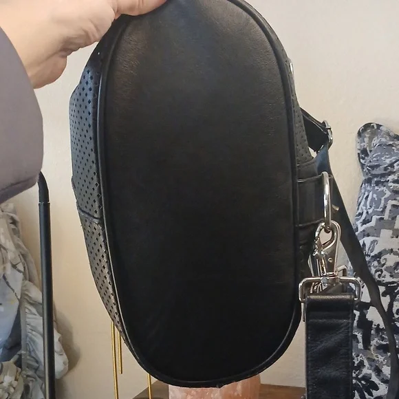 HARLEY- DAVIDSON Black Perforated GRAB N GO Backpack - Picture 12 of 12